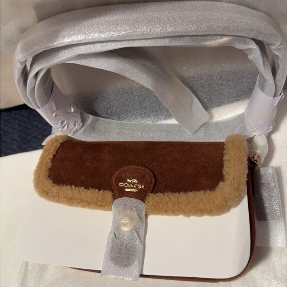 Hadley Shoulder Bag in Suede and Shearling - Picture 12 of 13